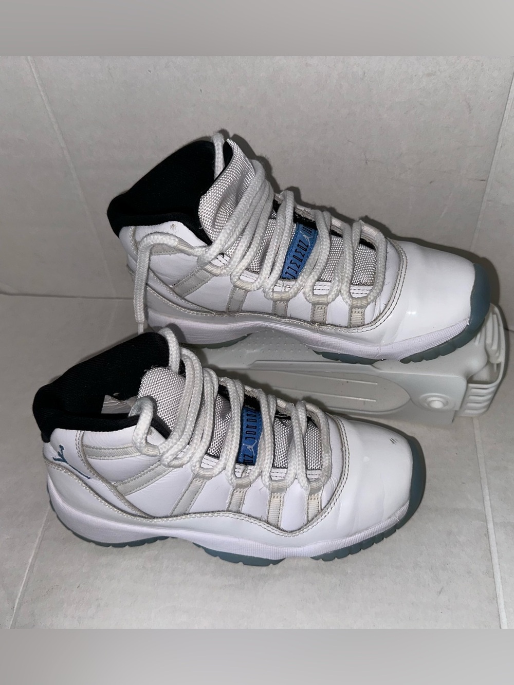 Jordan Air Jordan 11 Boys High Top White Leather Basketball Sneakers 4Y